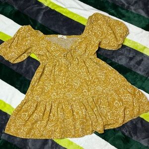 Rewind Mustard Paisley Women’s Umpire Top Size M